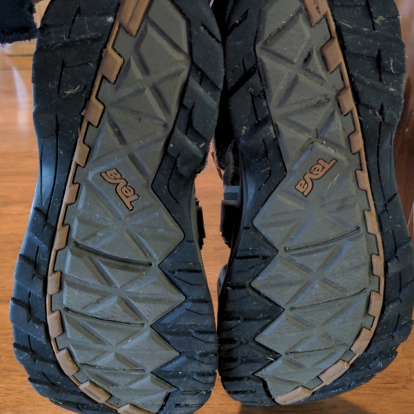 Men's Teva size 12 sandals - Picture 3 of 6